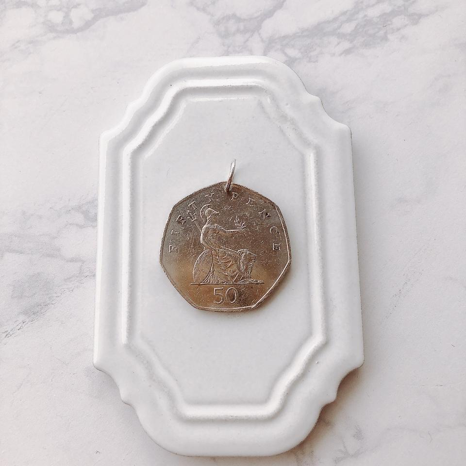 ヴィンテージコインペンダントトップ　ELIZABETH by Émeri | 2枚目