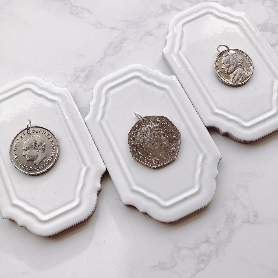 ヴィンテージコインペンダントトップ　ELIZABETH by Émeri | 3枚目